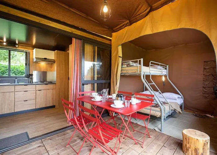 Onlycamp De Chamarges مكان تخييم داي